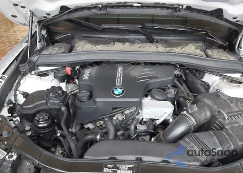 2013 BMW X1 xDrive28I z USA, uszkodzony, nr VIN WBAVL1C57DVR88314